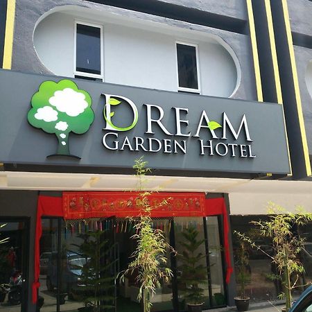 Dream Garden Hotel Кланг Екстер'єр фото