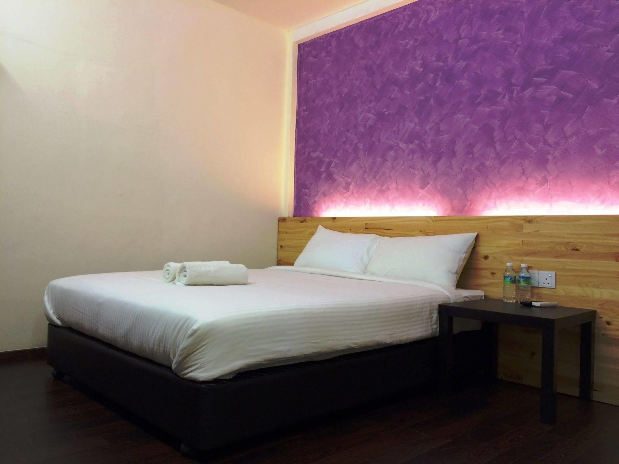 Dream Garden Hotel Кланг Екстер'єр фото